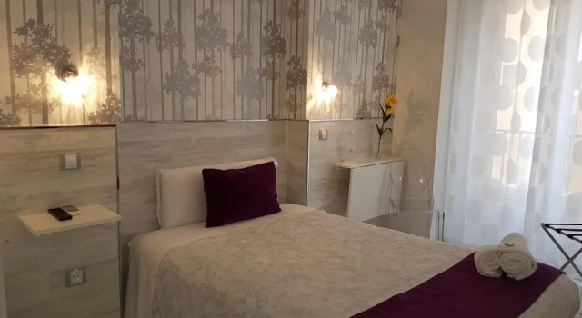 Одноместный номер Standard с балконом Hostal Met Madrid