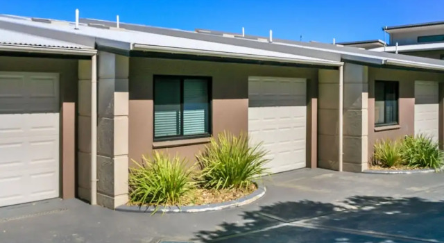 Khione 6 - Modern 2 bedroom Townhouse