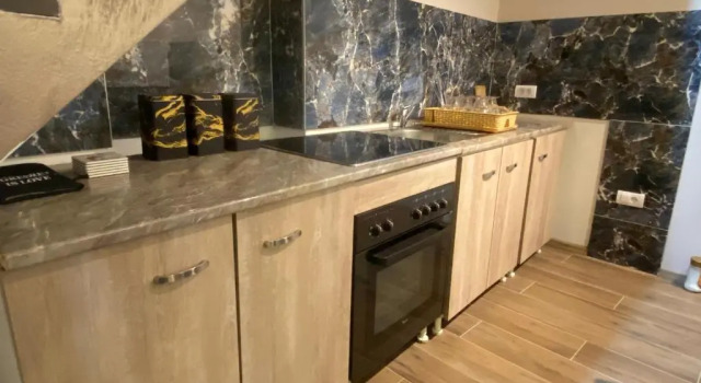 Апартаменты King Milans Apartment