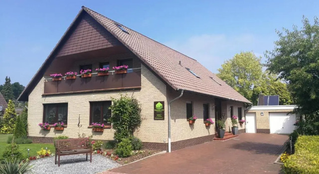Ferienwohnung Am See, Забронировать Отель Раудерфен East Frisia
