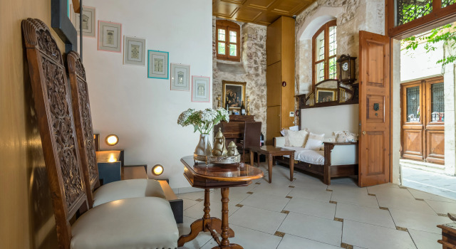 Avli Lounge Apartments, Book Apartment Hotels in Central Crete with Parking, Parking