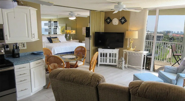 Estero Beach & Tennis 701b 1 Bedroom 1 Bathroom Condo, Забронировать Апартаменты/квартира Отели Истеро с парковкой, Парковка