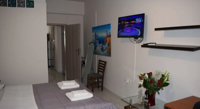 Апартаменты c 1 комнатой с балконом и с видом на город Alena Apartments