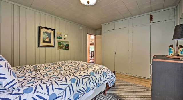 Lake Michigan Hideaway: Pool, Steps to Beach!, Buchen Sie Ferienhaus Michiana Bundesstaat Indiana