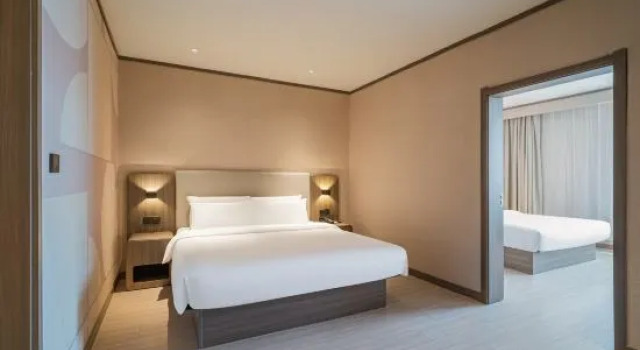 Люкс HanTing Hotel (Gucheng Food Street)