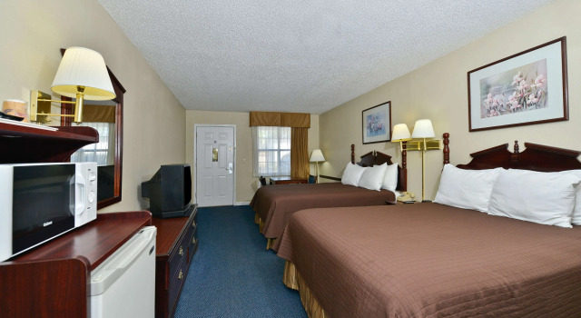 Четырёхместный номер Standard Americas Best Value Inn Hazlehurst