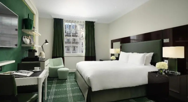Двухместный номер Premium Luxury Waterloo Place or Pall Mall View Sofitel London St James