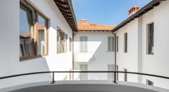 Cavour Deluxe by Mmega
