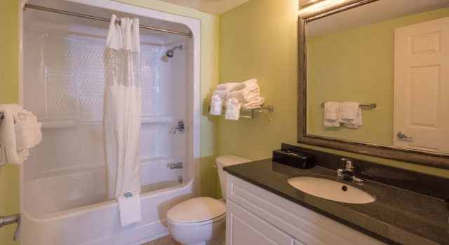 Номер Standard с 2 комнатами с видом на океан Caribbean Resort Myrtle Beach