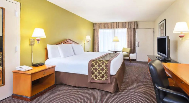 Люкс Ramada Baltimore West