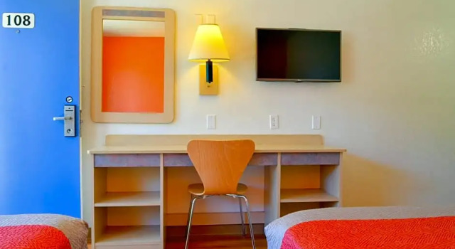 Номер Deluxe Motel 6 - Santa Nella, on i-5