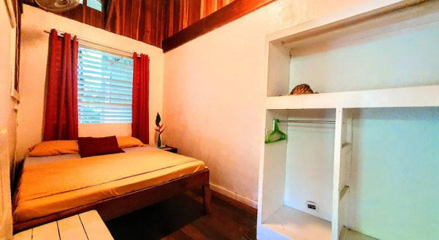 Arana House, Prenota Affittacamere Hotel a Limon con parcheggio, Parcheggio