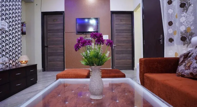 Janak Residency By OYO Rooms, Забронировать Отель Отели Нью-Дели с завтраком, Завтраки