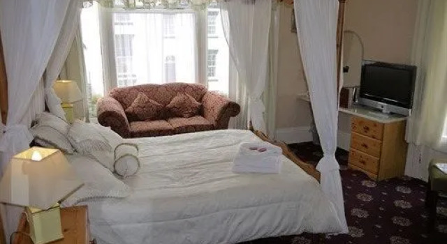 The Corner Guest House, Varaa Matkakoti West Cliff Merseyside