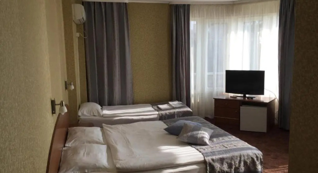 Трёхместный номер Standard с балконом и с красивым видом из окна Family Hotel Lazuren Briag