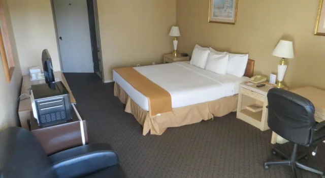 Номер Howard Johnson by Wyndham Torrance