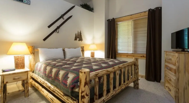 Comstock Lodge - Two Bedroom Condo with Hot Tub #306 2 Condo, Varaa Huoneisto Deer Valley 