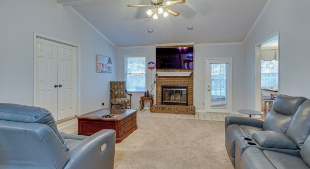 Lovely Decatur Home w/ Yard ~ 6 Mi to Town!, Réserver Hôtel Decatur Alabama