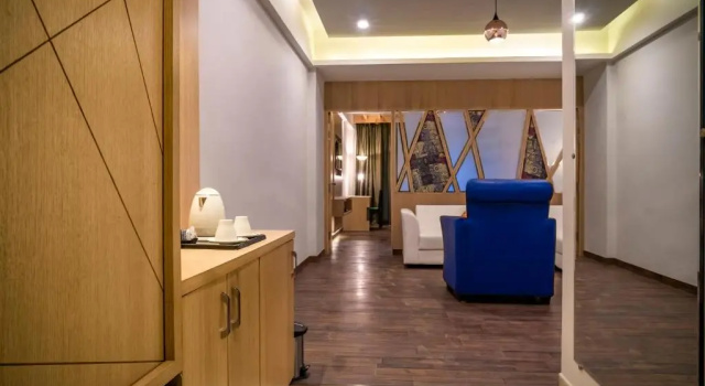 Люкс с балконом Via Lakhela Resort & Spa