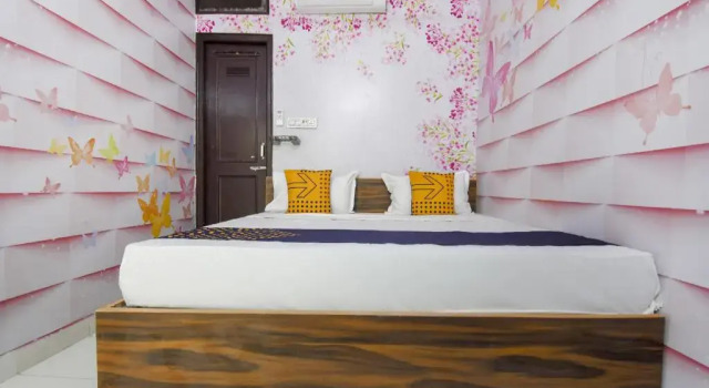 Hotel Adesh by OYO Rooms, Buchen Sie Hotel Bhatinda 