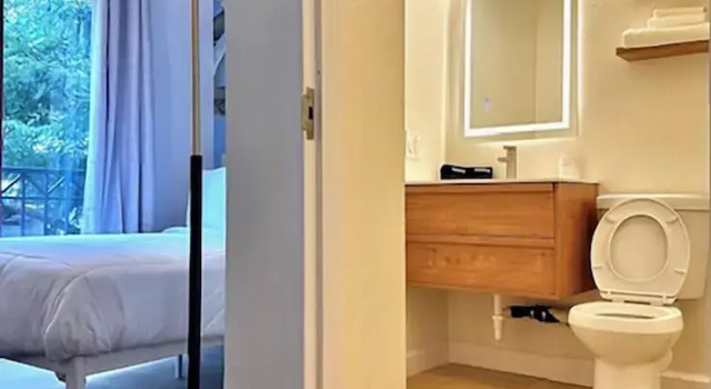 Студия Little Italy Inn - Limited Service Apart Hotel