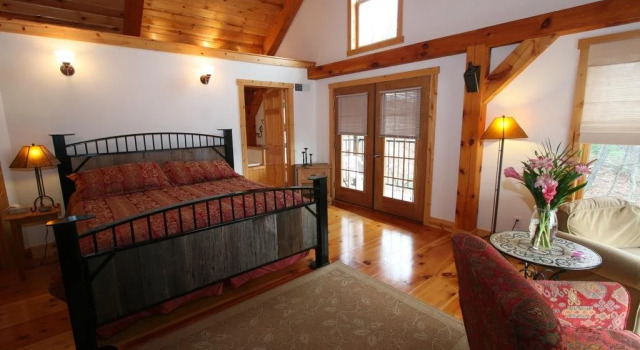 Brush Mountain Lodge, Buchen Sie Hotel Spring Mills Pennsylvania