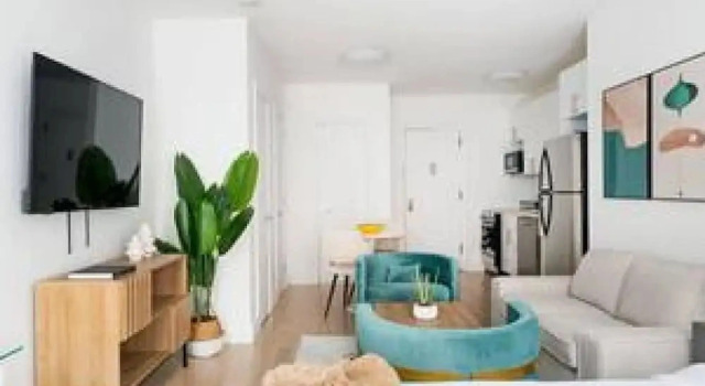 Коттедж 444-5a Newly Renovated 1BR in Hell s Kitchen