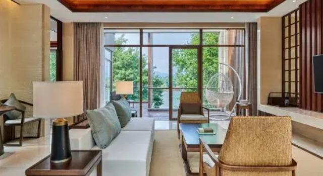 Люкс с видом на озеро Lushan West Sea Resort, Curio Collection by Hilton