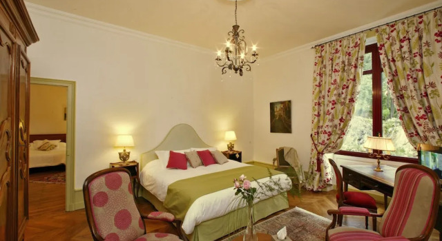 Четырёхместный номер Standard с красивым видом из окна Manoir de la Malartrie
