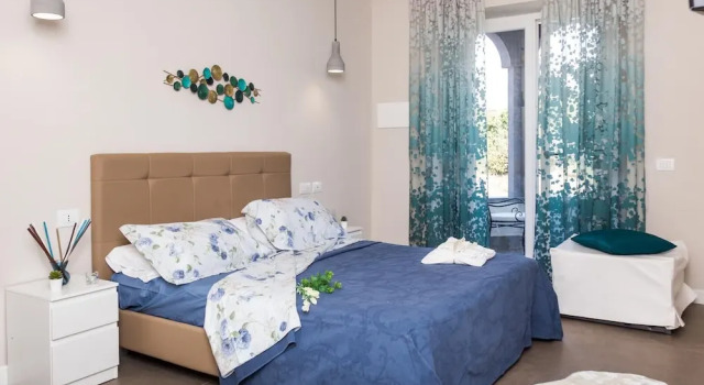8 Rooms Hotel, Buchen Sie Hotel Hotels in Neapel mit Pool, Schwimmbad