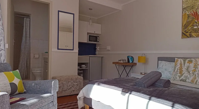 Студия Comfort Darrenwood Guest House