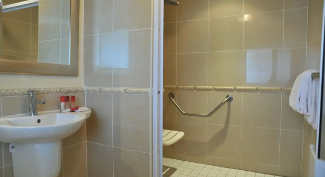 Двухместный номер Standard Cresta President Hotel