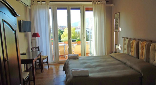 Standard Doppel Zimmer mit Balkon Kemonia