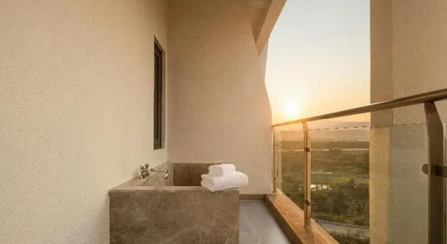 Двухместный люкс Deluxe Hilton Garden Inn Xishuangbanna Railway Station