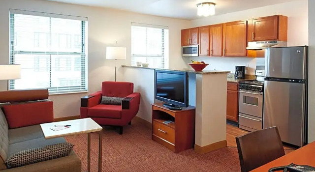 Четырёхместный люкс с 2 комнатами TownePlace Suites by Marriott Minneapolis Downtown/North Loop