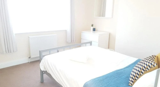 Oceana Serviced Accommodation - Alder Road, Забронировать Отель Саутгемптон Хэмпшир, рядом с Princess Anne Hospital