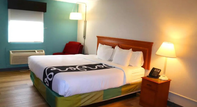 Двухместный номер Deluxe La Quinta Inn by Wyndham Columbus I-70E Reynoldsburg
