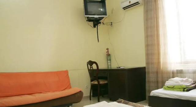 Отель Eleon