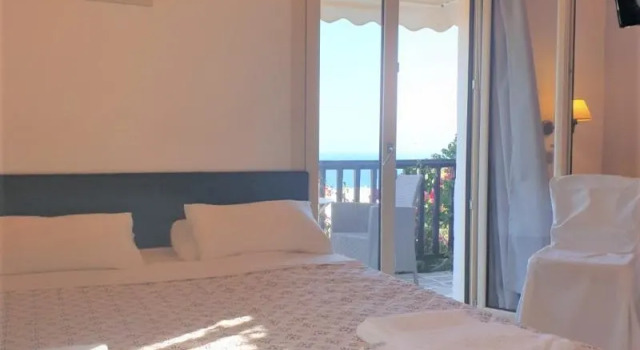 Номер Standard с балконом Korifi Suites Collection Apartment for Adults