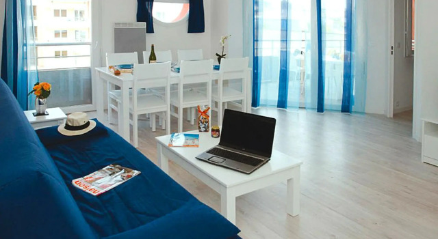 Coastal Stay With Pool in Grandcamp