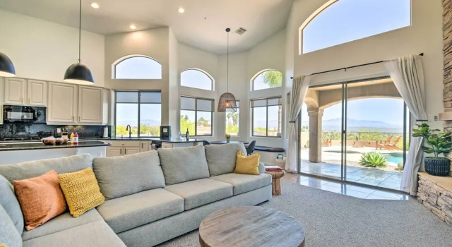 Pool, Spa & Putting Green: Fountain Hills Home!