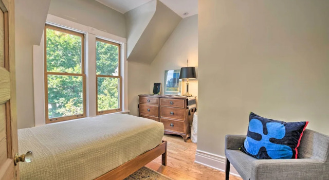 Classic Oak Park Home, 11 Mi to Downtown Chicago!, Забронировать Отель Отели Иллинойс 3 звезды, 3*