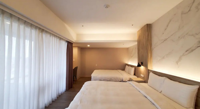 Номер Standard с балконом и с видом на город Sky19 Hotel