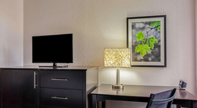 La Quinta Inn & Suites by Wyndham Miami Lakes