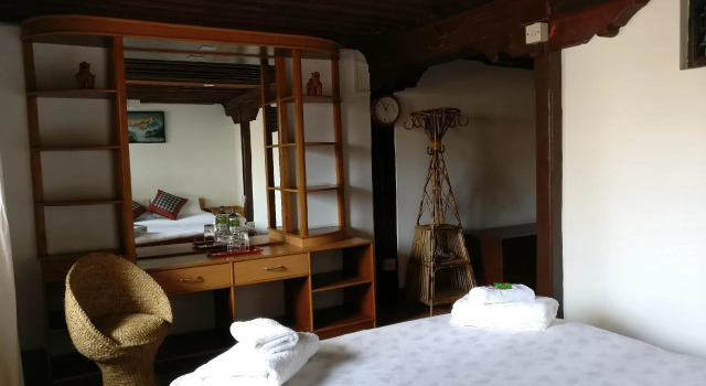 Hiranya Guest House