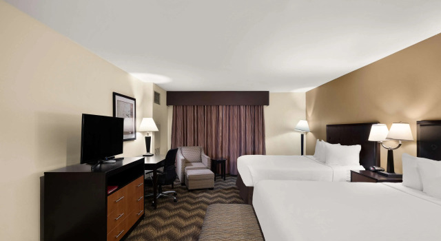 Четырёхместный номер Standard Best Western Plus Gold Country Inn
