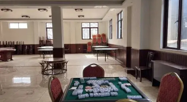 Fubin Spring Hotel, Rezerwuj Hotel Hotele w Kunming z parkingiem, Parking