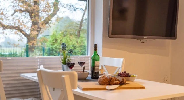 WG 8 - Modern ausgestattetes Ferienhaus mit Garten für 2 Personen, Забронировать Отель Куксхафен 