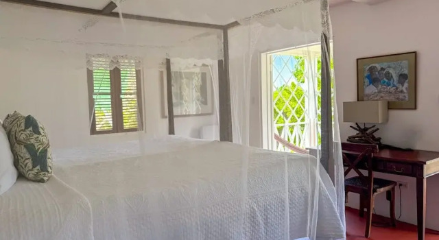 Номер Standard с балконом Hermitage Nevis