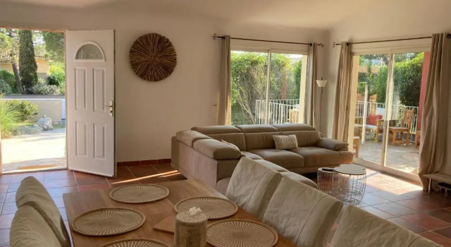 Коттедж Villas CALA CORSA 4 Chambres - CALA ROSSA Porto-Vecchio - Villa entièrement climatisée à 5 minutes à pied de la plage Cala Rossa